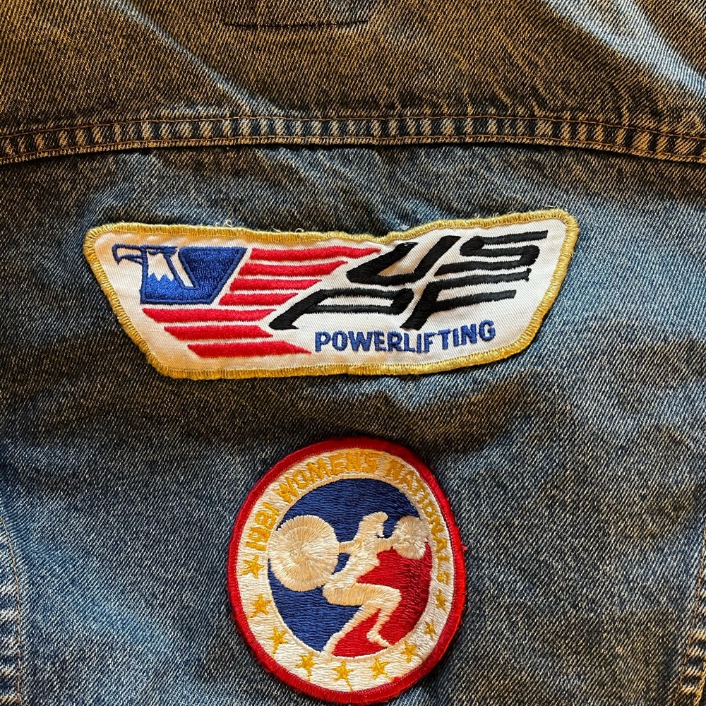 Vintage Levi’s Denim Power Lifting Jacket with patches - Picture 7 of 10